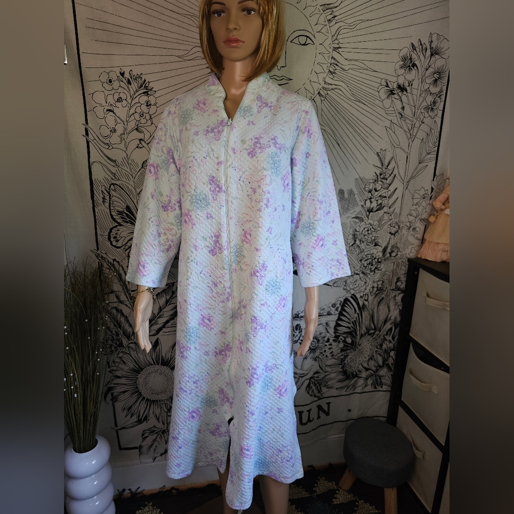 Like New Miss Elaine Floral Print Quilted Zipper Robe Size Medium
